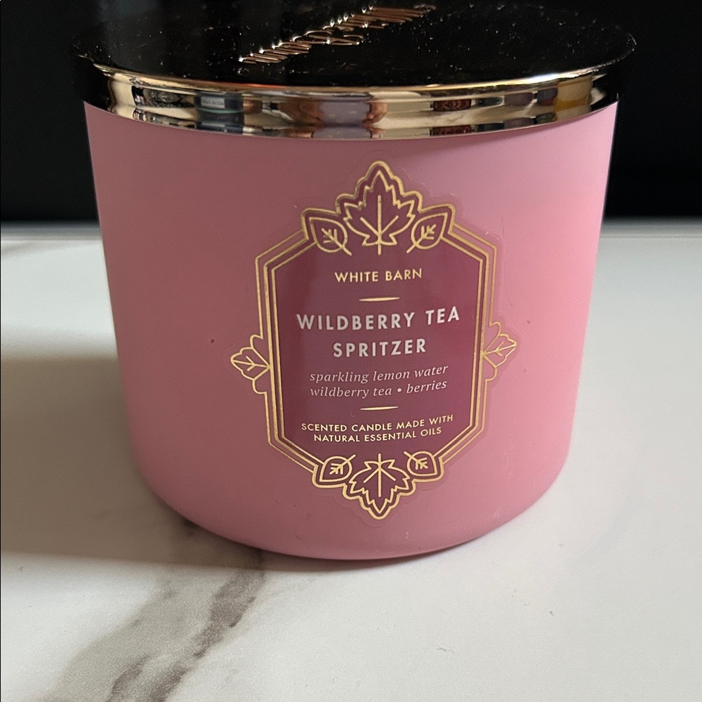 White Barn Wildberry Tea Spritzer Candle - Pink and Gold
